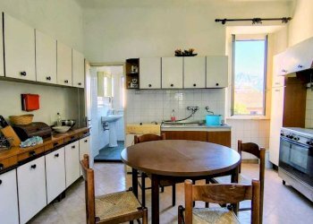 2379603d-3de1-4798-8bd1-bac54495d4e8.jpg - Quadrilocale Carrara - foto 4