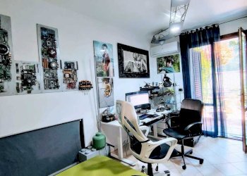 1b0759bd-965e-46fb-9e18-e6f87c28cf63.jpg - Villa a Schiera Carrara - foto 18