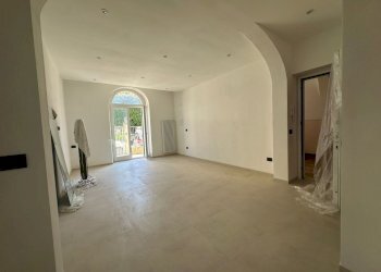 PHOTO-2025-05-29-15-20-11 copia.jpg - Bilocale La Spezia - foto 8