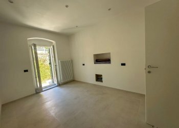 PHOTO-2025-05-29-15-20-11.jpg - Bilocale La Spezia - foto 12