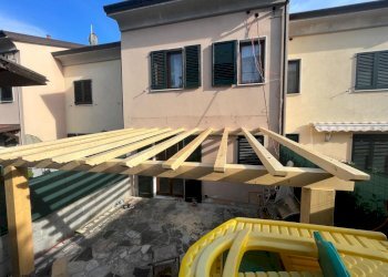 esterno 2.jpeg - Casa semi indipendente Podenzana - foto 5