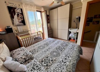 camera 1.jpeg - Casa semi indipendente Podenzana - foto 14