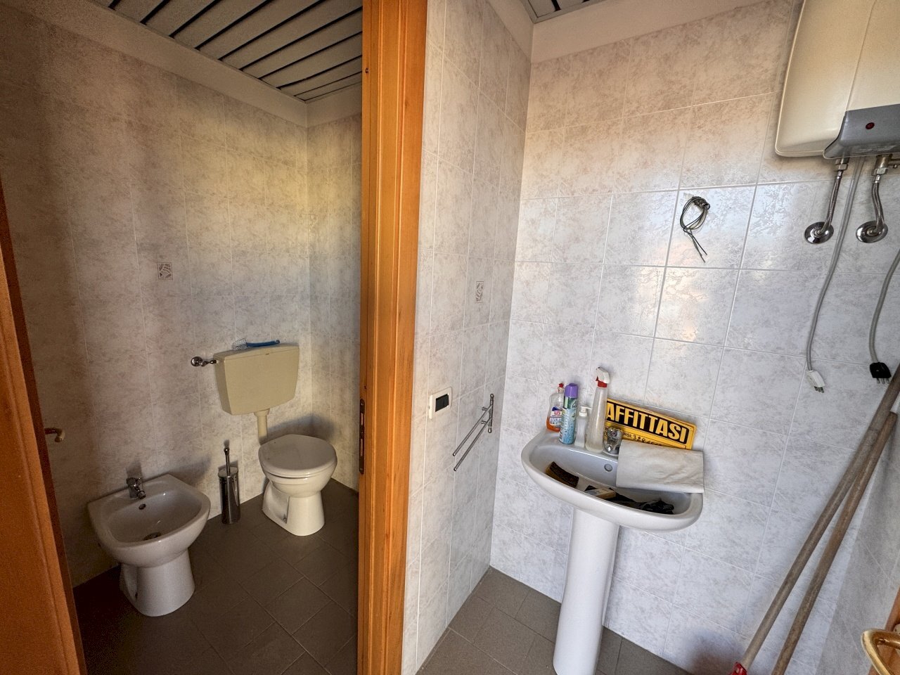 IMG_5922.JPG - Ufficio Sarzana - foto 3