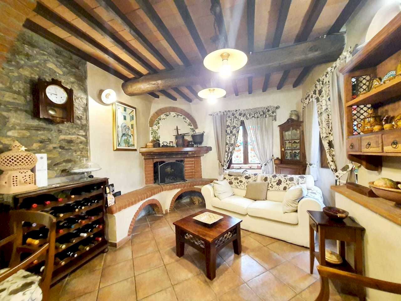 6e56be7e-37e5-4456-bb6a-70219ef03a4b.jpg - Independent house Luni - photo 1