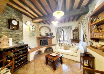 6e56be7e-37e5-4456-bb6a-70219ef03a4b.jpg - Casa indipendente Luni - foto 1