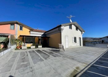 WhatsApp Image 2023-12-05 at 17.42.06.jpeg - Porzione di casa Aulla - foto 11