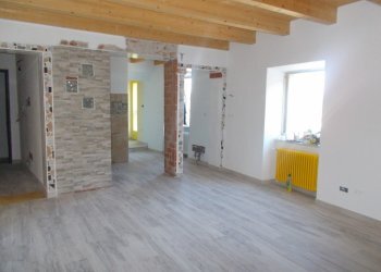 DSCN0361 (Copia).JPG - Casa semi indipendente Aulla - foto 2