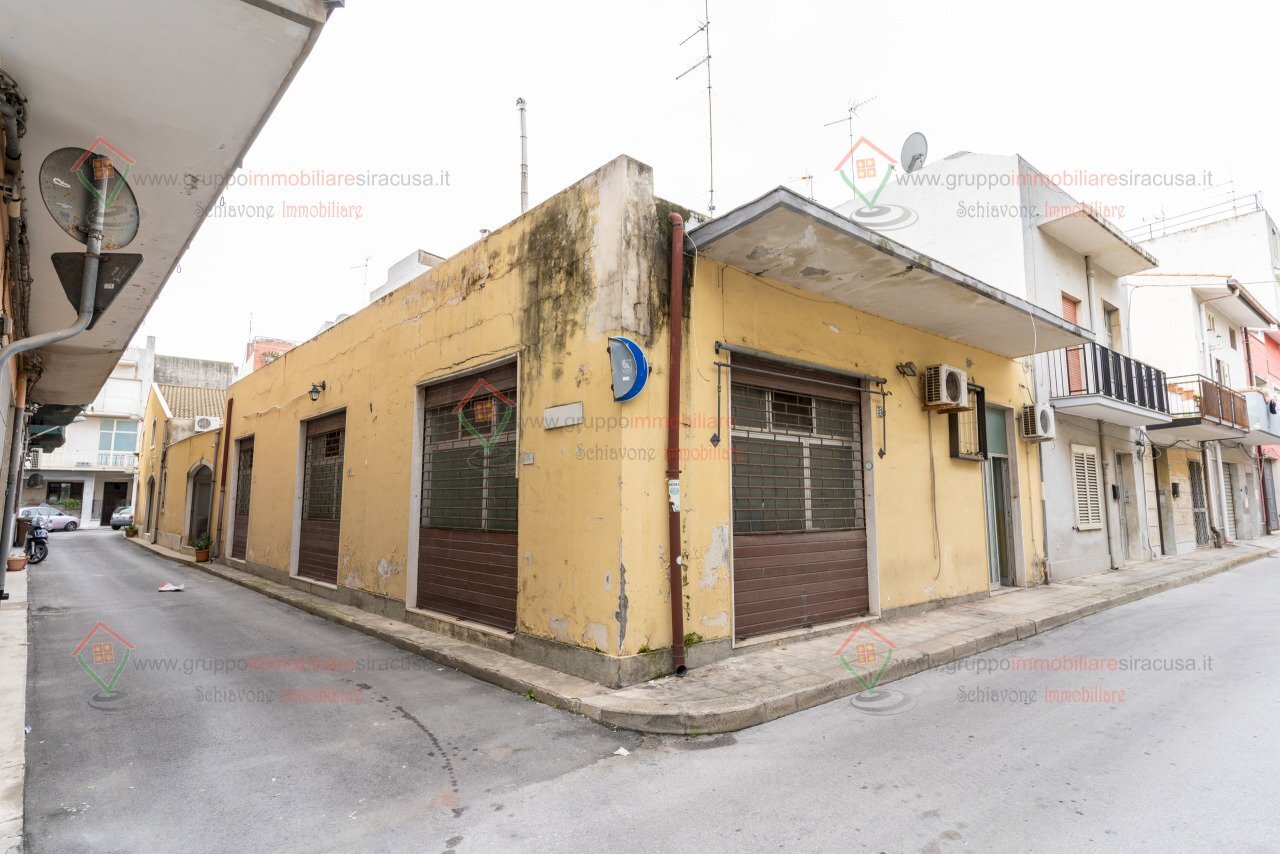 RIC09754.jpg - Locale Commerciale Priolo Gargallo - foto 1