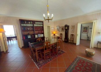 PHOTO-2025-05-12-10-52-28 2.jpg - Office Via del Collegio 5, Siracusa - photo 1