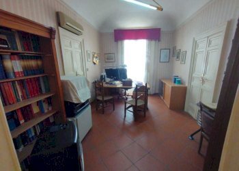 PHOTO-2025-05-12-10-52-26 2.jpg - Office Via del Collegio 5, Siracusa - photo 3