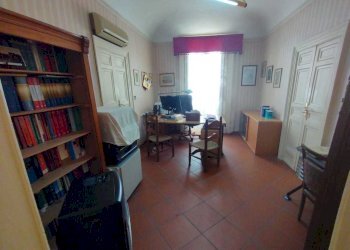 PHOTO-2025-05-12-10-52-26 3.jpg - Office Via del Collegio 5, Siracusa - photo 4