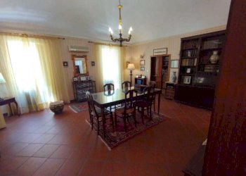 PHOTO-2025-05-12-10-52-26.jpg - Office Via del Collegio 5, Siracusa - photo 5