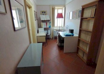 PHOTO-2025-05-12-10-52-29 2.jpg - Office Via del Collegio 5, Siracusa - photo 9