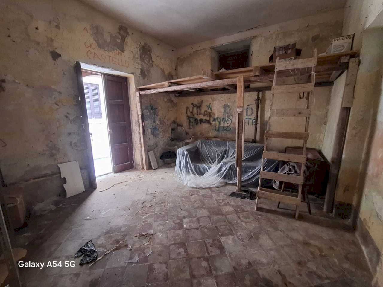 PHOTO-2025-02-07-12-26-46 3.jpg - Magazzino Siracusa - foto 3