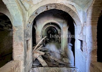 PHOTO-2025-06-05-19-00-13_2.jpg - Casale Livorno - foto 26