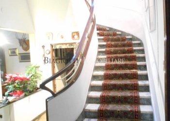 aHR0cDovL3d3dy5mcmFuZ2VyaW5pbW1vYmlsaWFyZS5pdC9pbW - Casa semi indipendente Livorno - foto 10