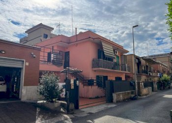 Palazzina - One-room apartment Via Cossignano 20, Roma - photo 1