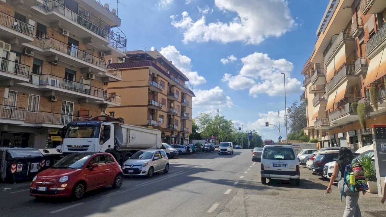 Strada - Box Via Prenestina 651, Roma - foto 1