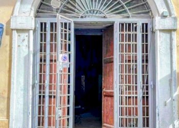 porta d\'ingresso - Locale Commerciale Via della Luce, Roma - foto 13