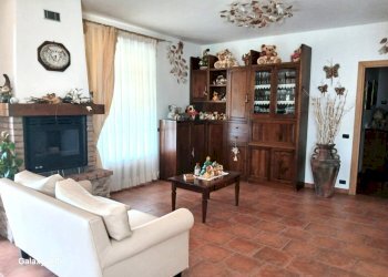 mod2424.JPG - Villa Sarzana - foto 18