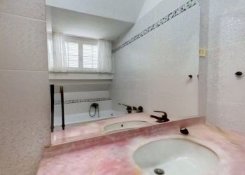 bagno piano mansarda1.JPG - Appartamento Viale Malaspina 103, Fosdinovo - foto 16