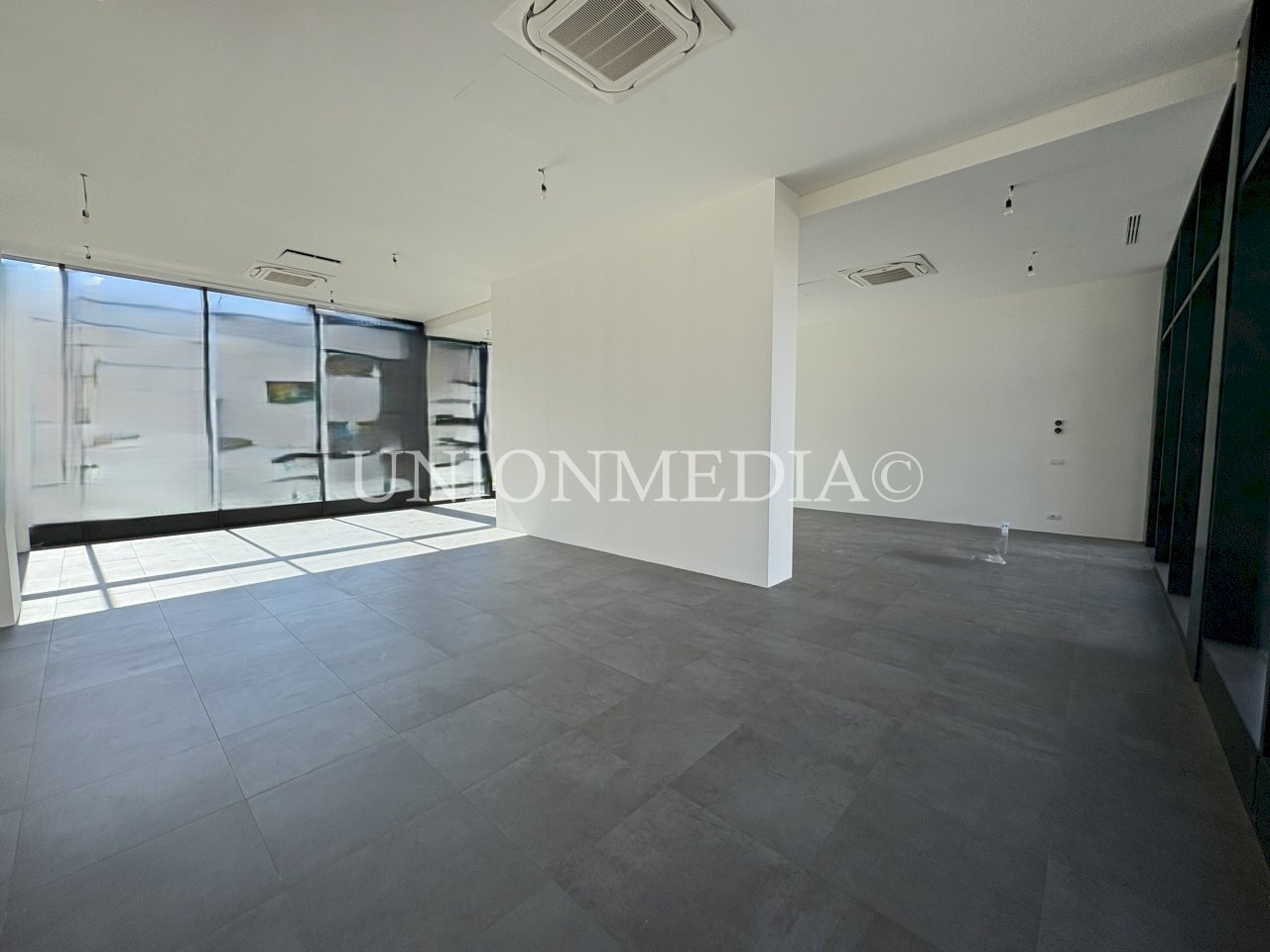 IMG_5424.JPG - Locale Commerciale Sarzana - foto 3