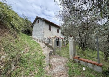 1 rustico fosdinovo.jpg - Rustic Via Carignano, Fosdinovo - photo 1