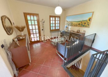 9 fosdinovo villa indipendente.jpg - Villa Viale Vittorio Alfieri, Fosdinovo - foto 9