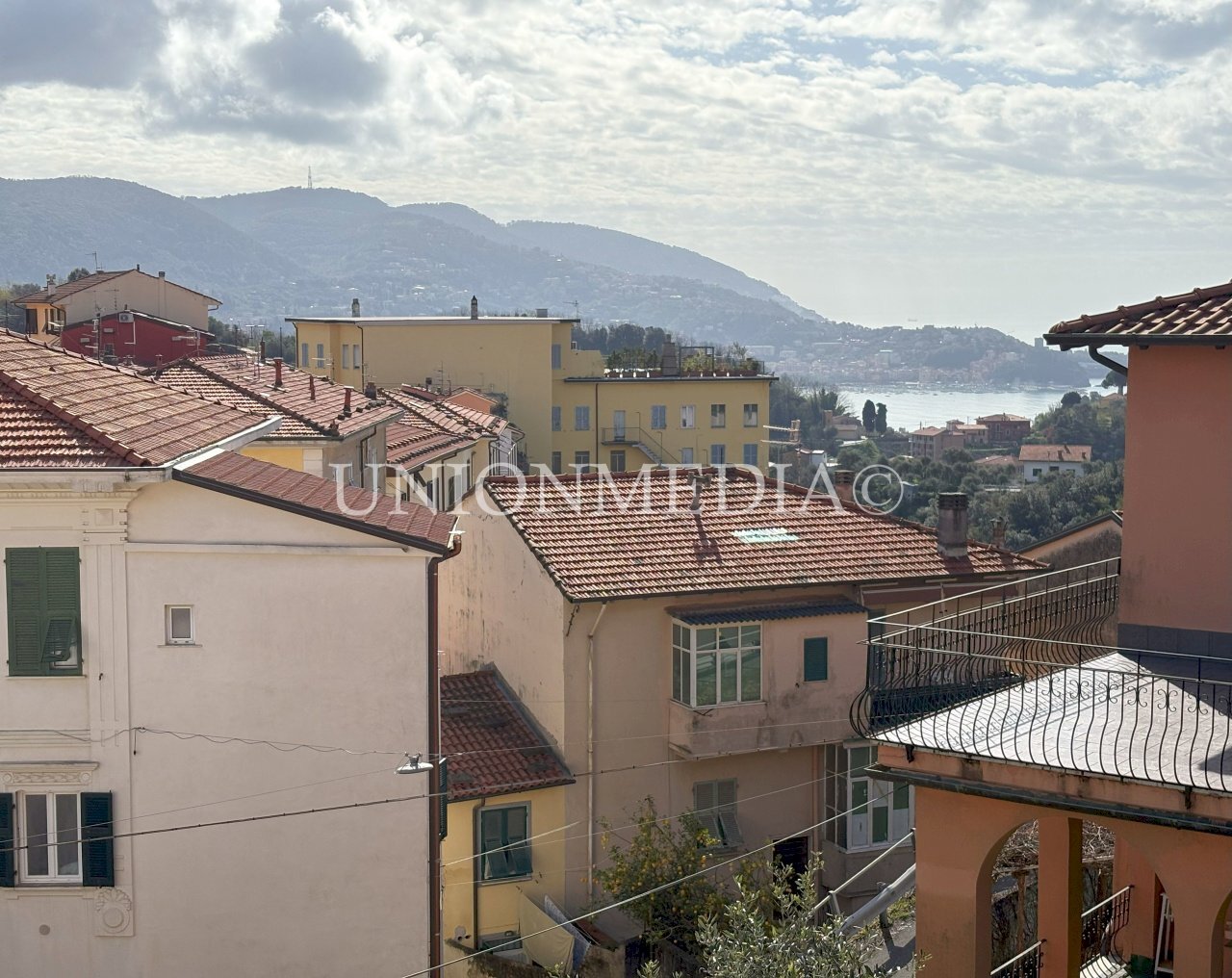 5 b pitelli la spezia casa semindipendente.jpg - Porzione di casa Via Umberto Biancamano 88, La Spezia - foto 1