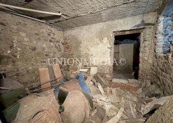 32 giucano fosdinovo rustico.jpg - Casa semi indipendente via giucano, Fosdinovo - foto 24
