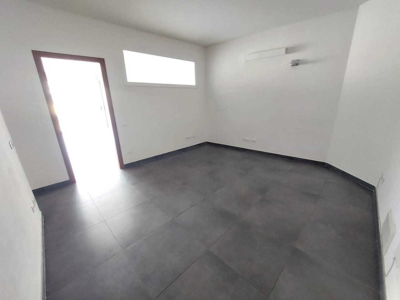 WhatsApp Image 2024-12-17 at 10.55.11(1).jpeg - Locale Commerciale via pietro gori, Sarzana - foto 1