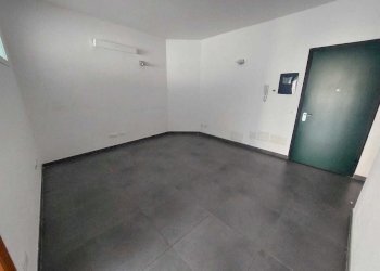 WhatsApp Image 2024-12-17 at 10.55.11(3).jpeg - Locale Commerciale via pietro gori, Sarzana - foto 3