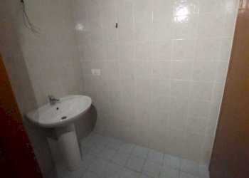 WhatsApp Image 2024-12-17 at 10.55.13(1).jpeg - Locale Commerciale via pietro gori, Sarzana - foto 10