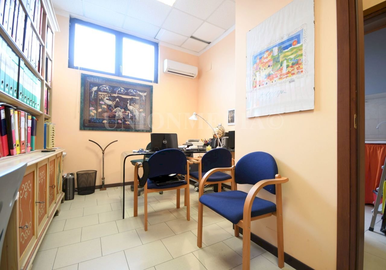 2.jpg - Ufficio Via Variante Aurelia 125, Sarzana - foto 1