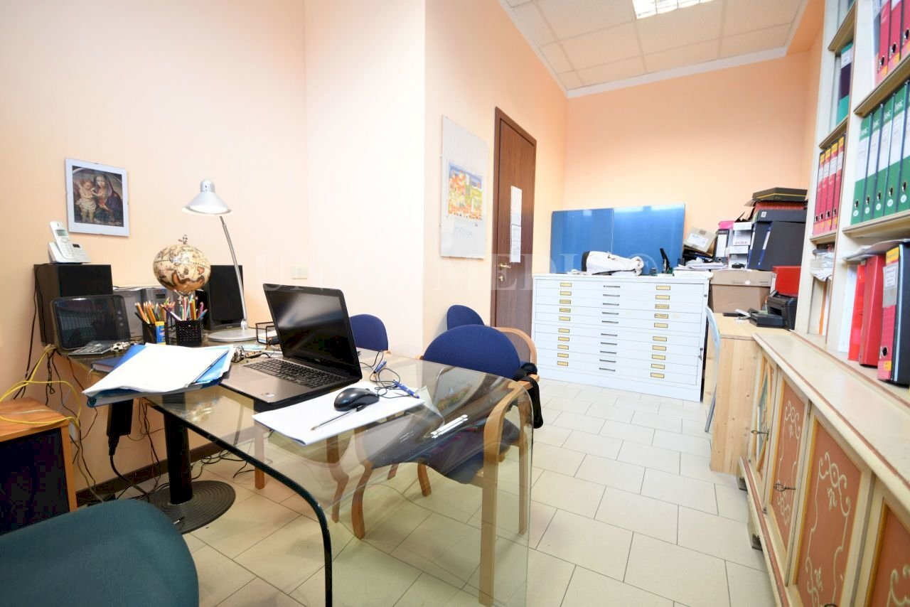 1.jpg - Ufficio Via Variante Aurelia 125, Sarzana - foto 2