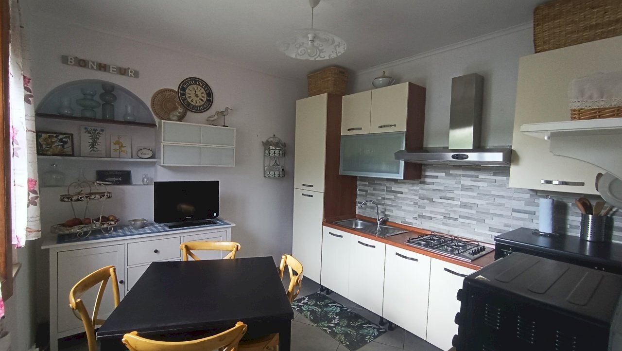 3 cacina.jpg - Casa semi indipendente Luni - foto 3