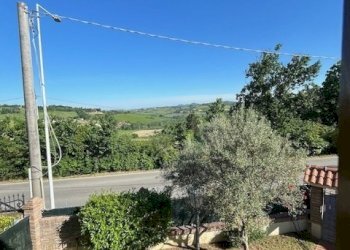 giardino.jpg - Villa Via Flaminia Conca 54, Coriano - foto 1