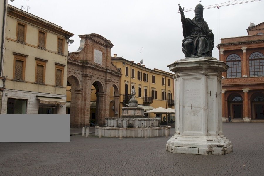 Piazza Cavour.JPG - Tabaccheria Piazza Cavour 31, Rimini - foto 1