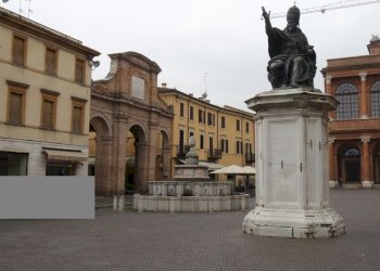 Piazza Cavour.JPG - Tabaccheria Piazza Cavour 31, Rimini - foto 1