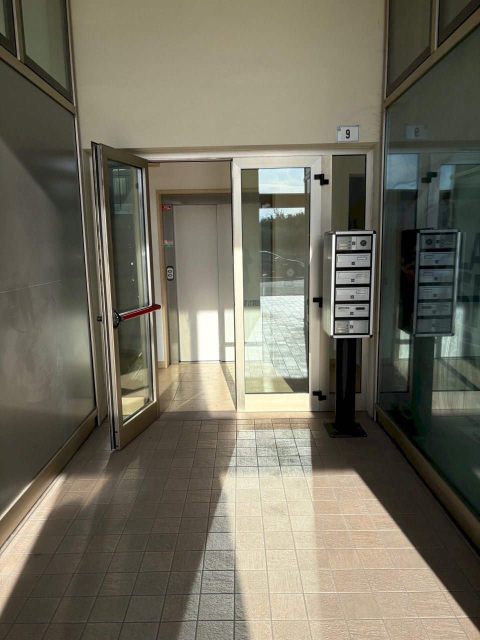 IMG_2116.jpg - Ufficio Via Enrico Mattei 9, Savignano sul Rubicone - foto 2