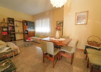 DSC00123.jpg - Appartamento via ugo braschi, Santarcangelo di Romagna - foto 2