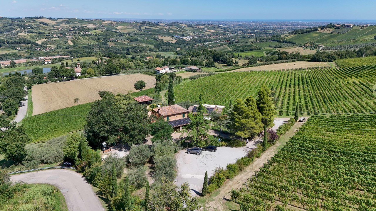 DJI_20250805114322_0008_D.jpg - Villa Via Roma 14A, Borghi - photo 2