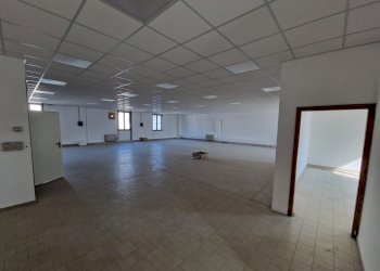 20250821_100240.jpg - Locale Commerciale Via della Liberazione, San Mauro Pascoli - foto 12