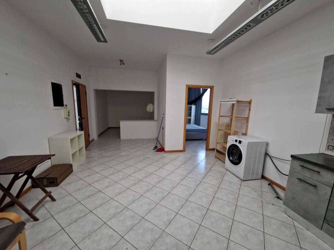 WhatsApp Image 2025-06-09 at 11.58.44 (2).jpeg - Ufficio Via Marecchiese 152, Rimini - foto 1