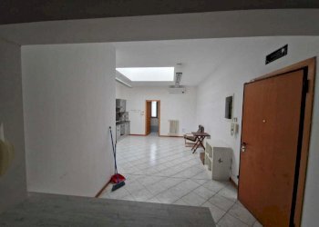 WhatsApp Image 2025-06-09 at 11.58.44.jpeg - Ufficio Via Marecchiese 152, Rimini - foto 4