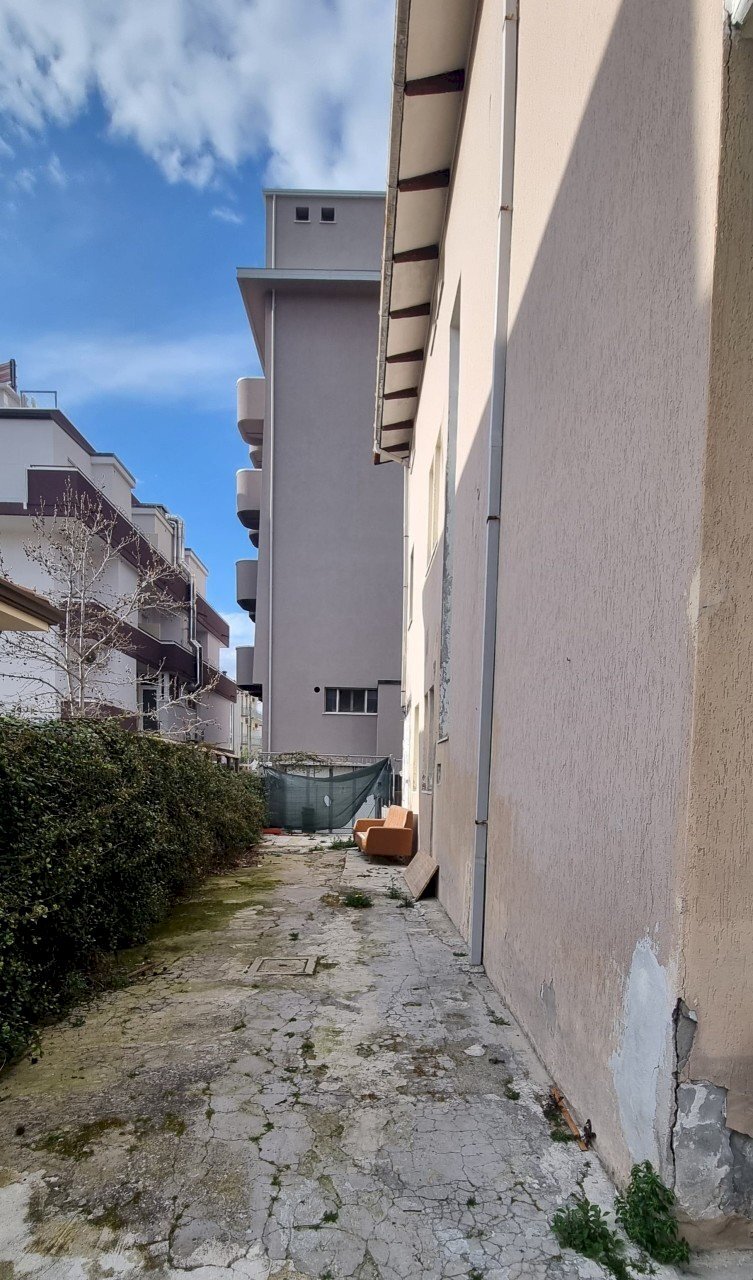 Immagine WhatsApp 2025-03-12 ore 16.18.08_66a5bed3 - Villa Trifamiliare Viale Viareggio 14, Rimini - foto 2