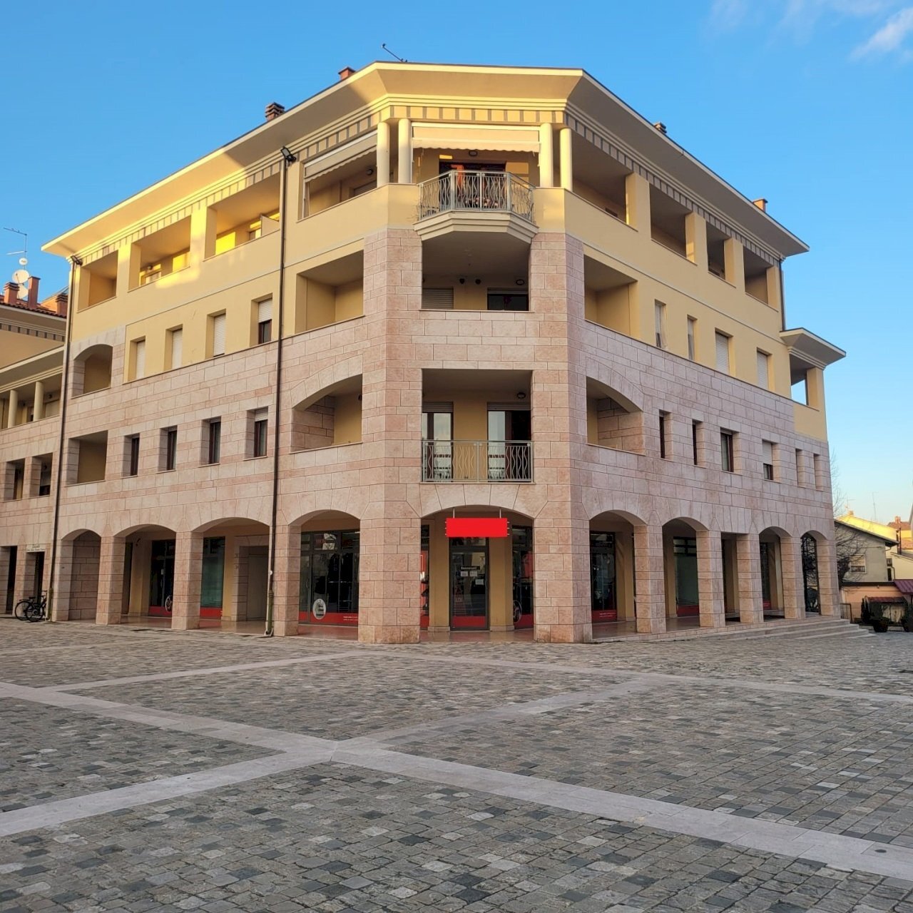 WhatsApp Image 2025-02-07 at 14.44.08 (11).jpeg - Abbigliamento - Intimo Piazza Europa 24, Verucchio - foto 1