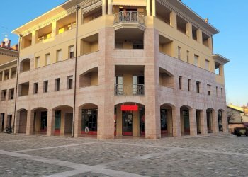 WhatsApp Image 2025-02-07 at 14.44.08 (11).jpeg - Abbigliamento - Intimo Piazza Europa 24, Verucchio - foto 1