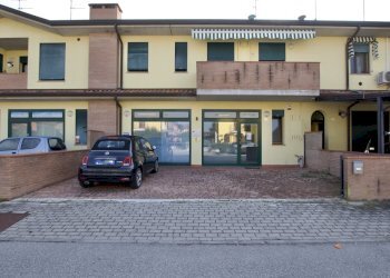 facciata - Ufficio Via Arturo Toscanini 26, Poggio Renatico - foto 16