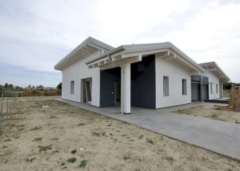 facciata - Villa a Schiera Via XXV Maggio 1915, Galliera - foto 18